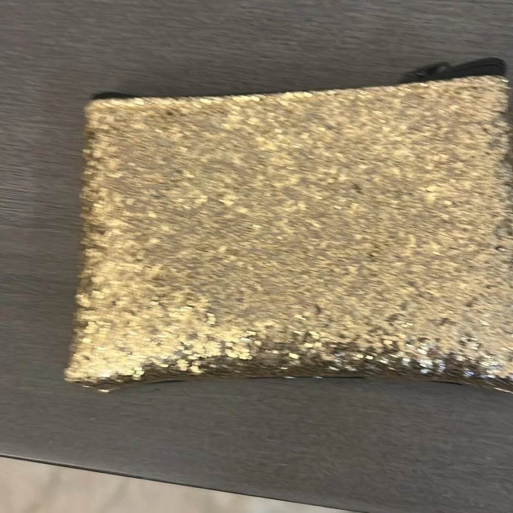 Bear with me coin purse. Glittery